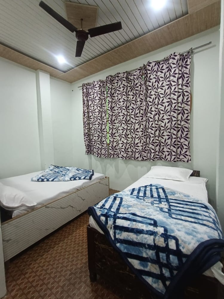 Deluxe Triple Room, City View