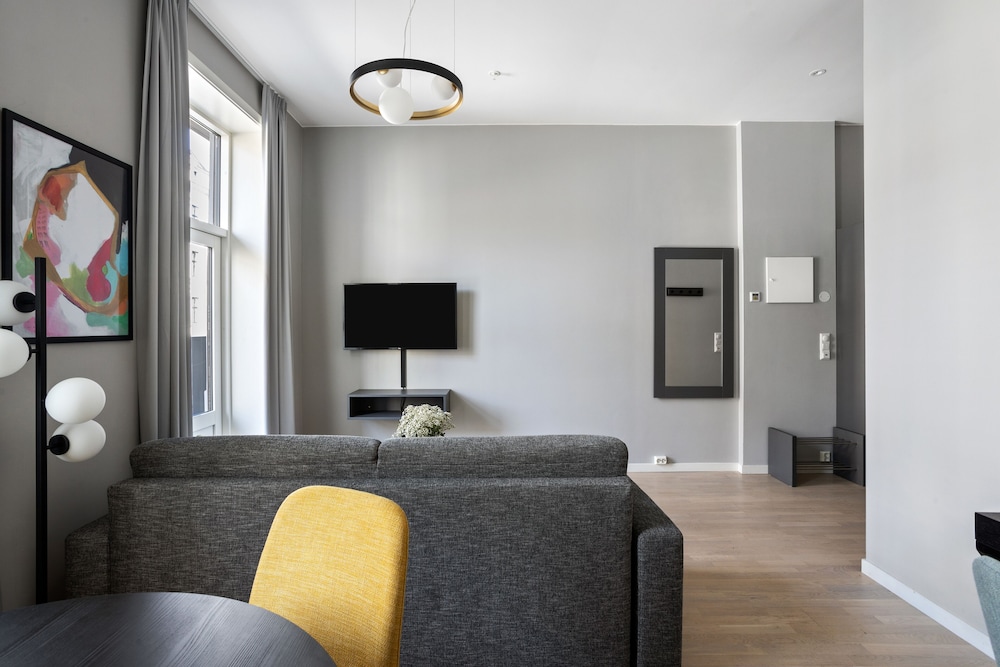 1 Bedroom Apartment, Sofa Bed, Balcony photo 3