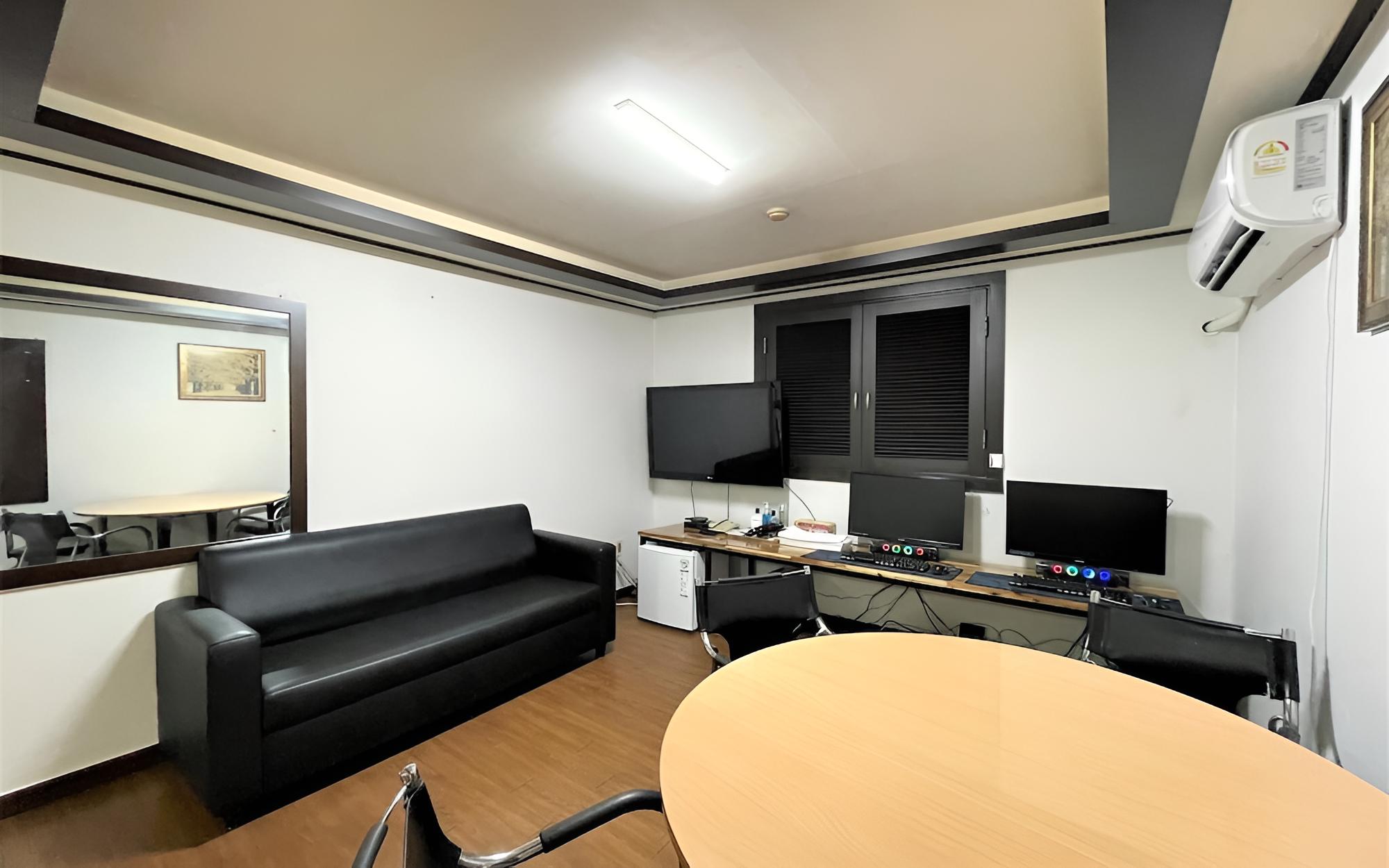 Room (Twin) - Photo 3