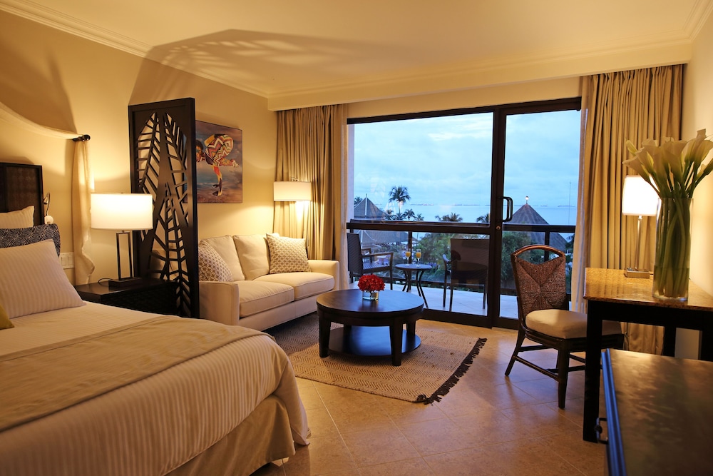 Deluxe King Ocean View - Photo 7