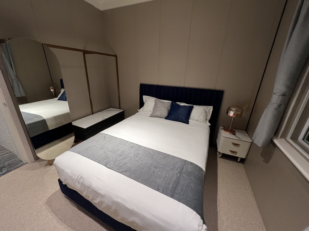 Deluxe Suite - Photo 10