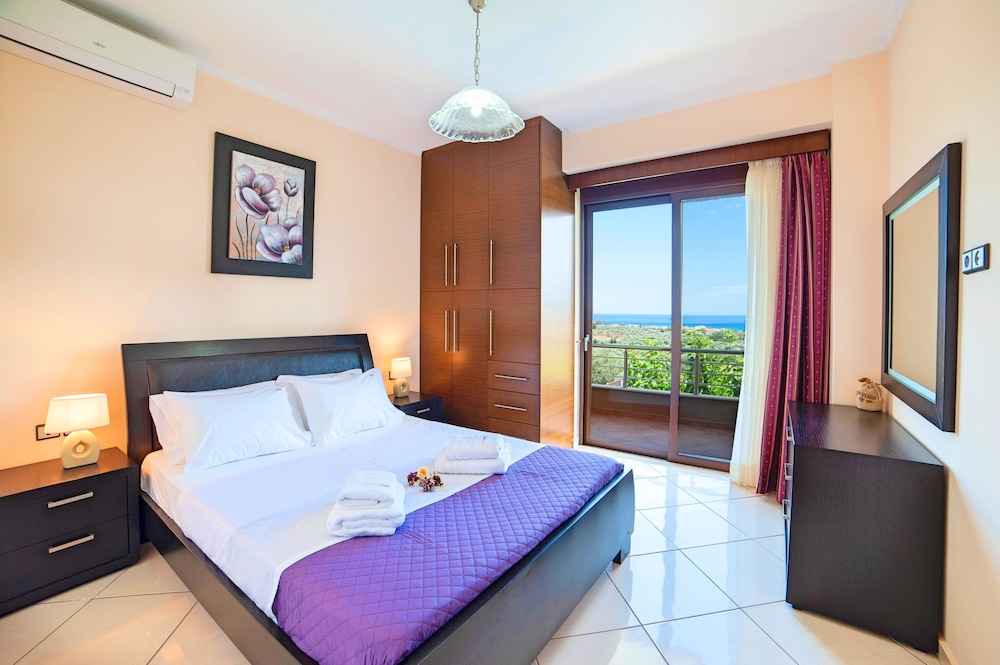Villa (Sunlight Maxima) photo 1