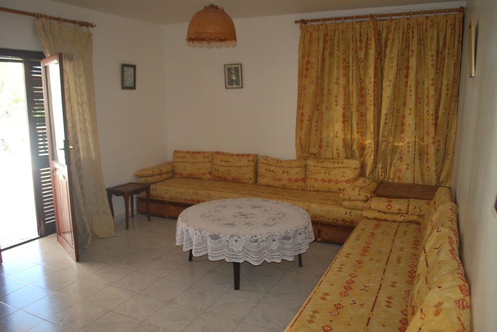 House, 3 Bedrooms photo 1