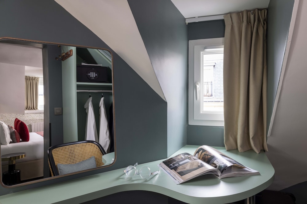 Deluxe Room (coin bureau) photo 2
