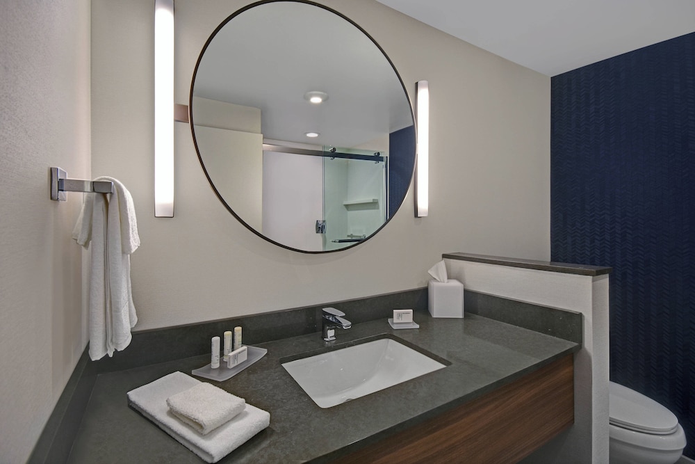 Suite, Multiple Beds - Photo 8