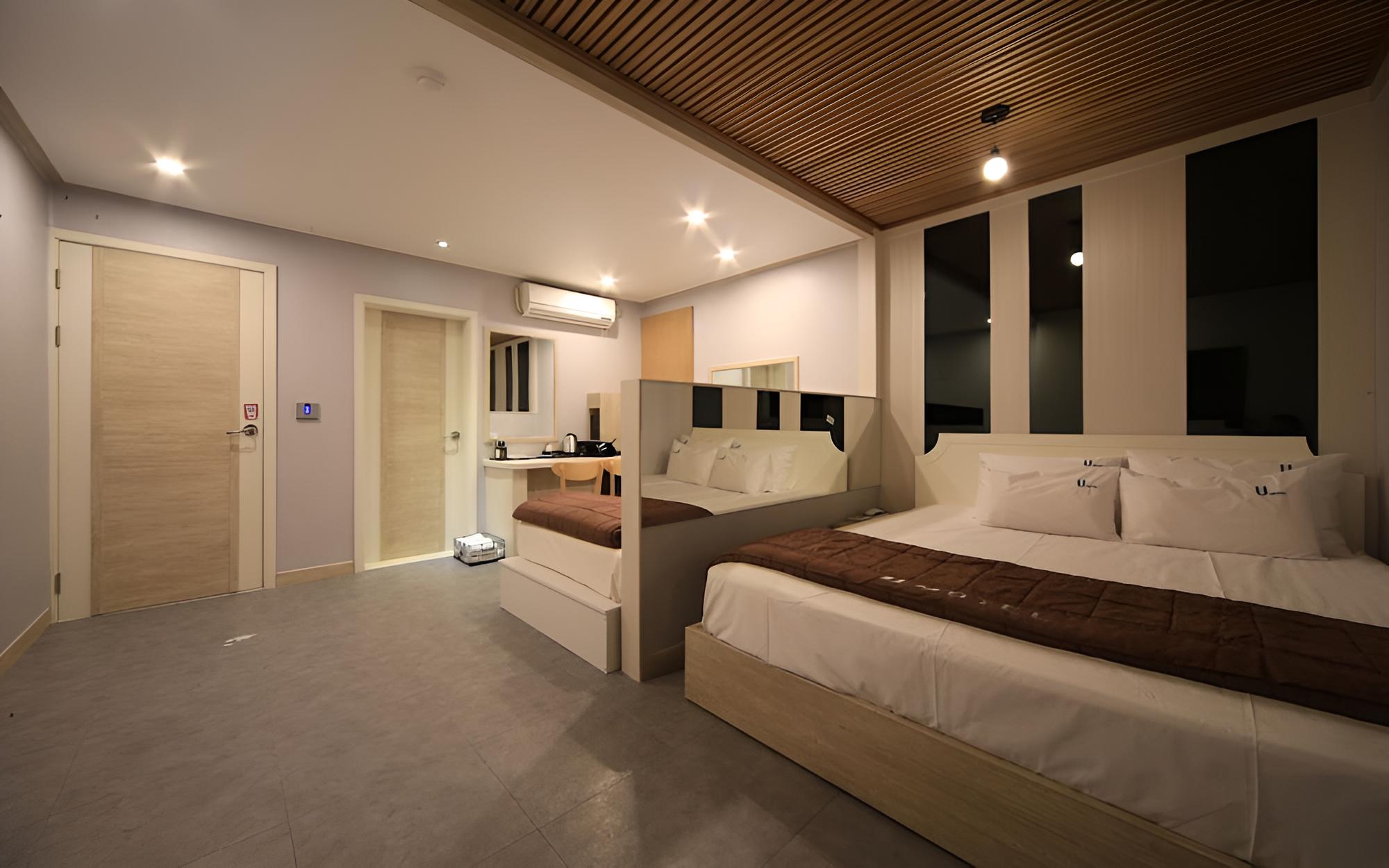 Room (Deluxe Twin)