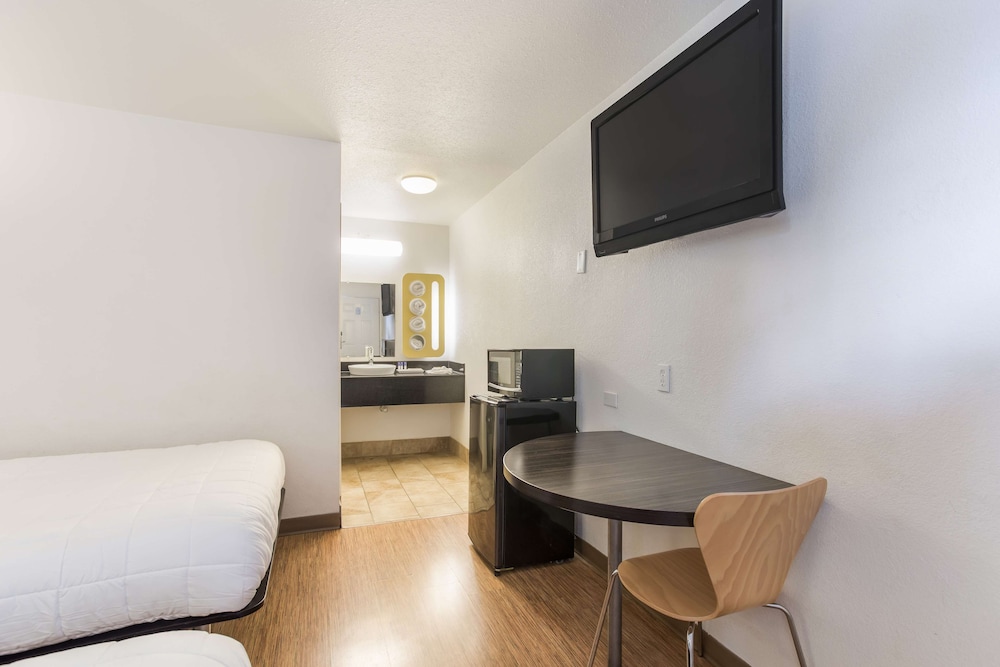 Room, 2 Double Beds, Non Smoking photo 3