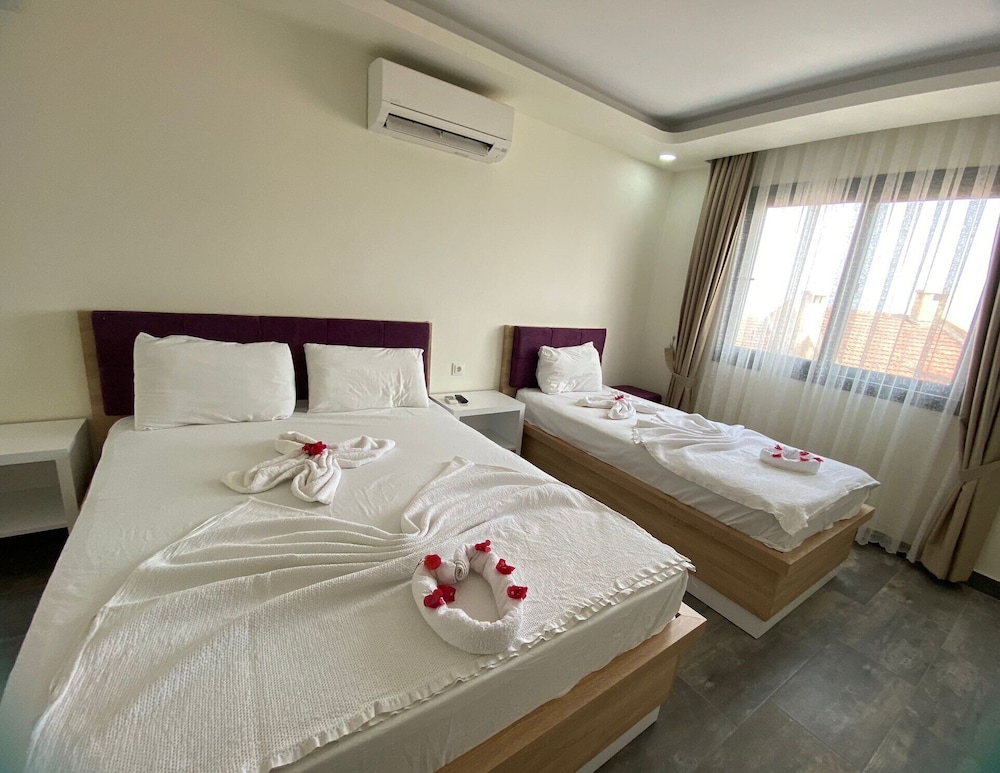 Classic Triple Room photo 1