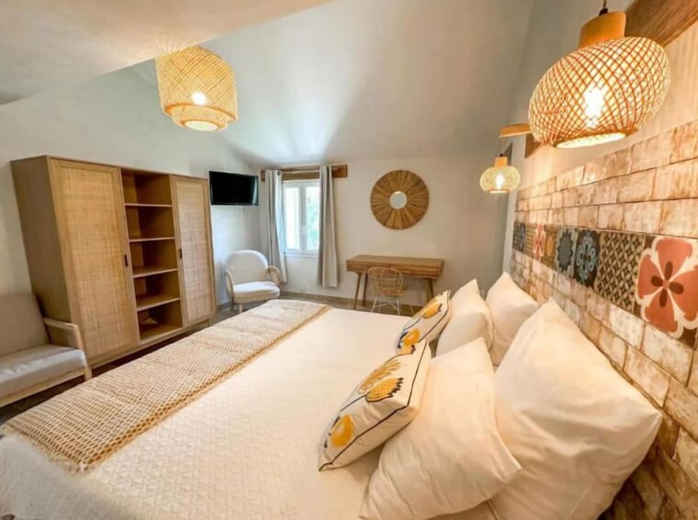 Basic Room, 1 Double Bed, Garden View