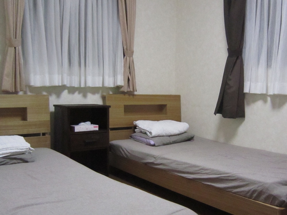 Standard Twin Room, Non Smoking - Photo 1