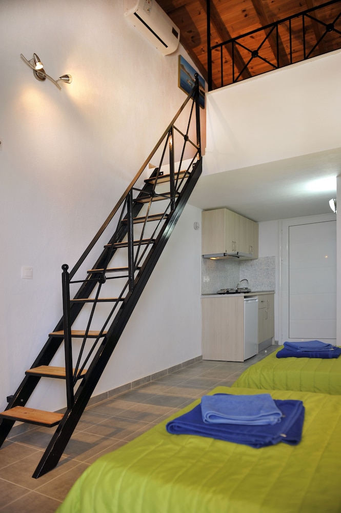 Apartment, Mezzanine (4 Adults)