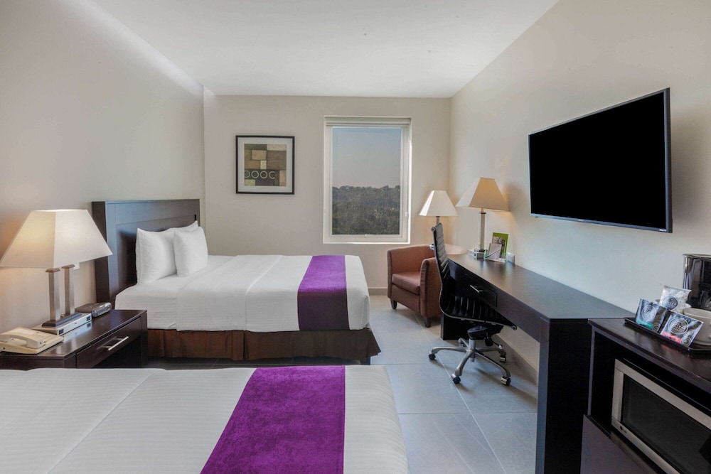 Room, 2 Queen Beds, Non Smoking (Garden/Pool View) - Photo 2
