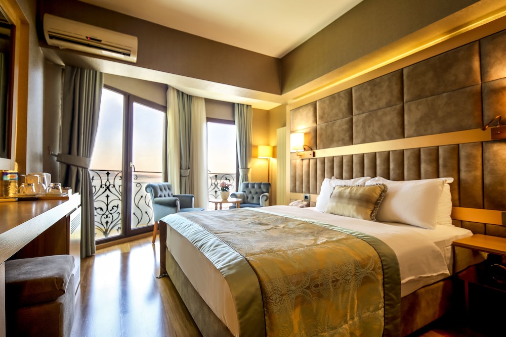 Standard Double Room, Lake View