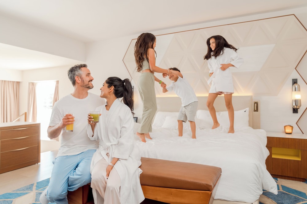 Rock Family Suite (One Bedroom) King bed & Two Sofa Beds thumbnail 5