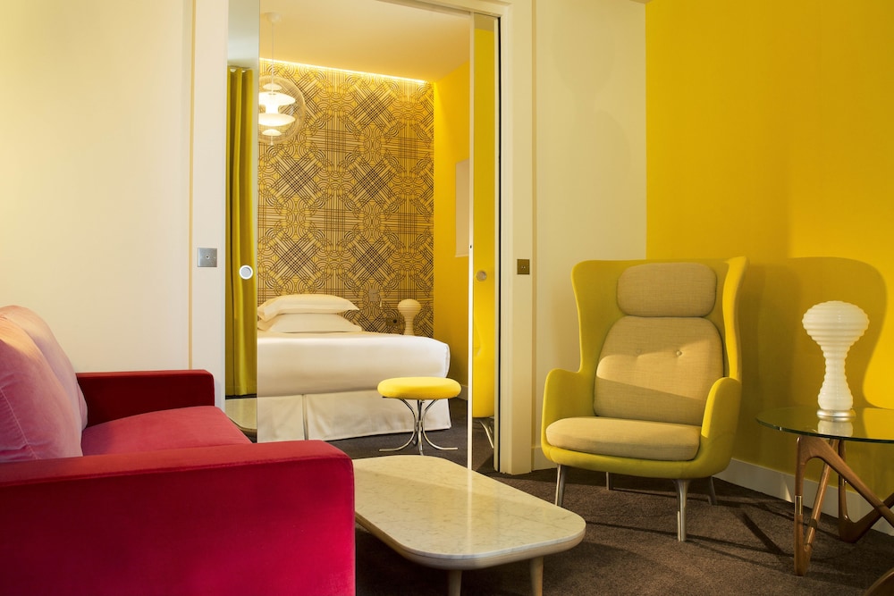 Two Adjacent Rooms thumbnail 5