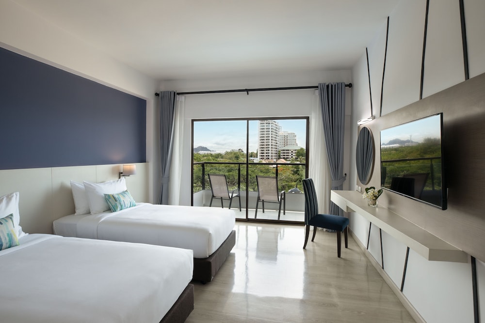 Deluxe Room, 2 Twin Beds, Ocean View - Photo 1