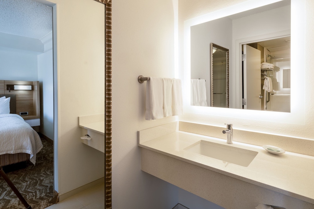 Suite, Multiple Beds - Photo 5