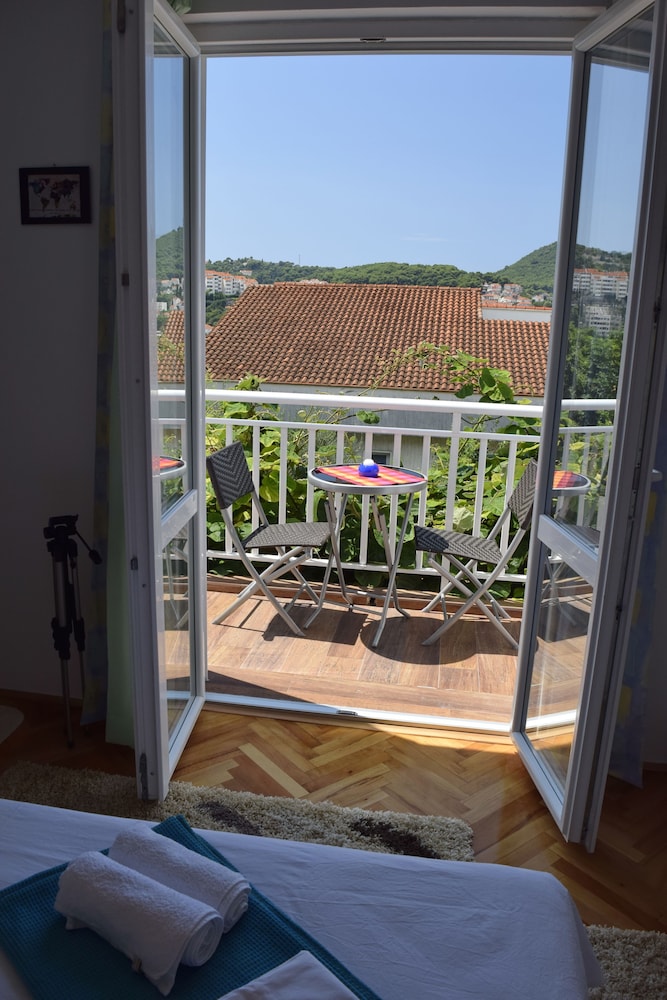 Doppelzimmer (Balkon & Gemeinschaftsküche)