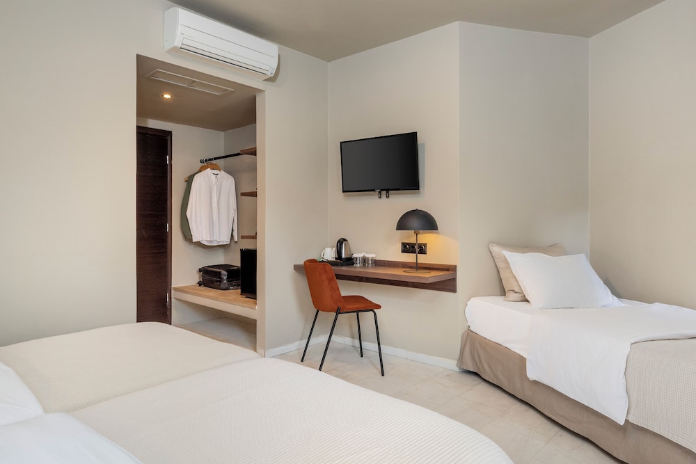 Classic Triple Room photo 1