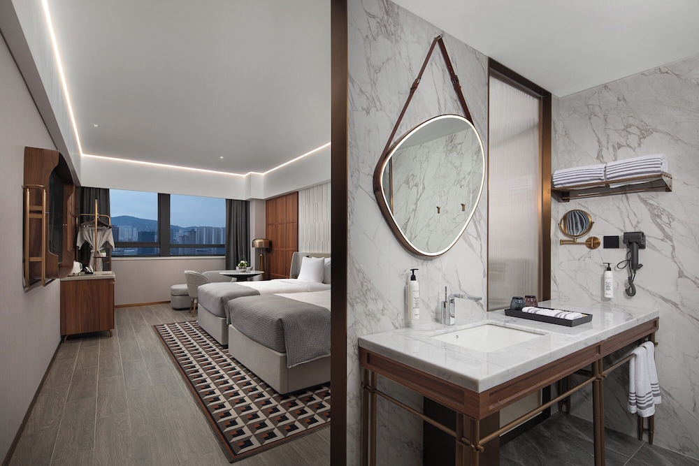 Grand Double or Twin Room, City View photo 1