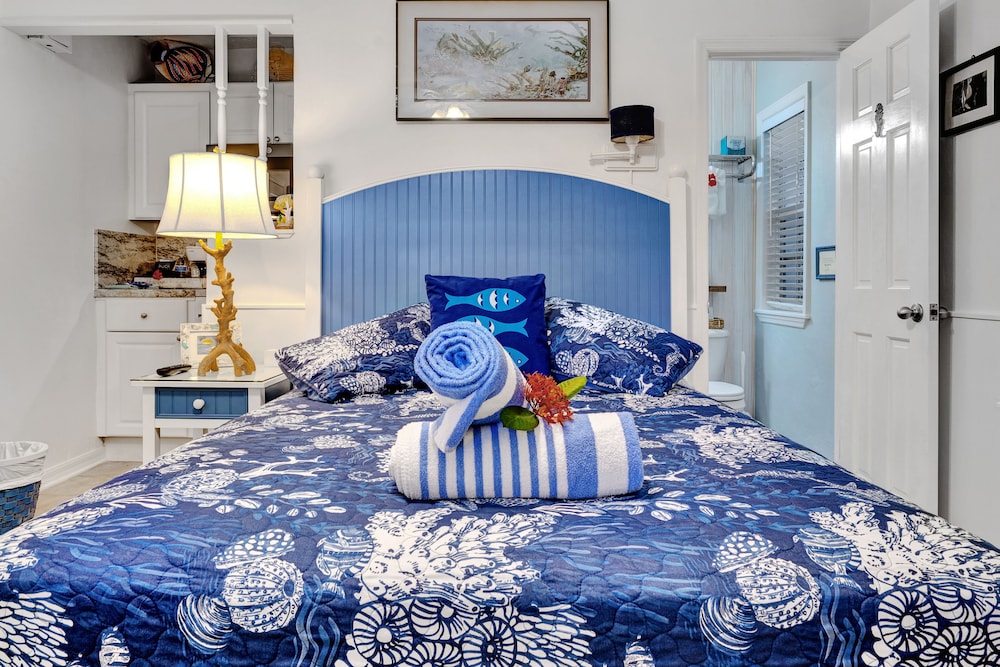 Coral Reef Efficiency Cottage