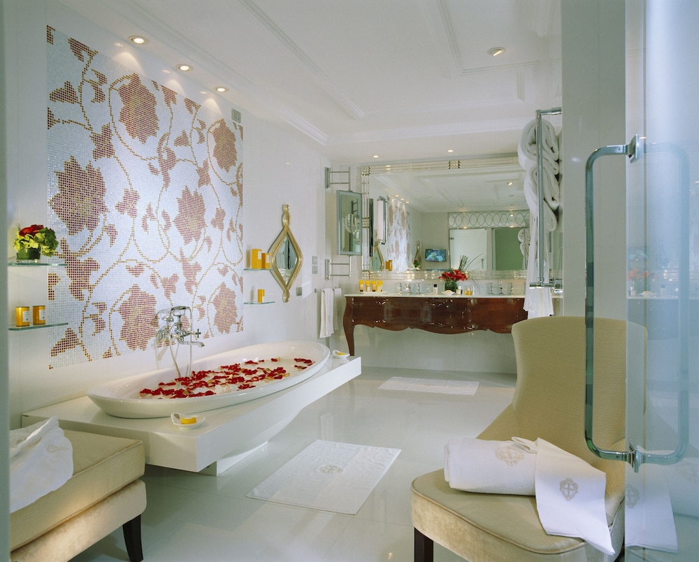 Suite (Imperial) photo 3
