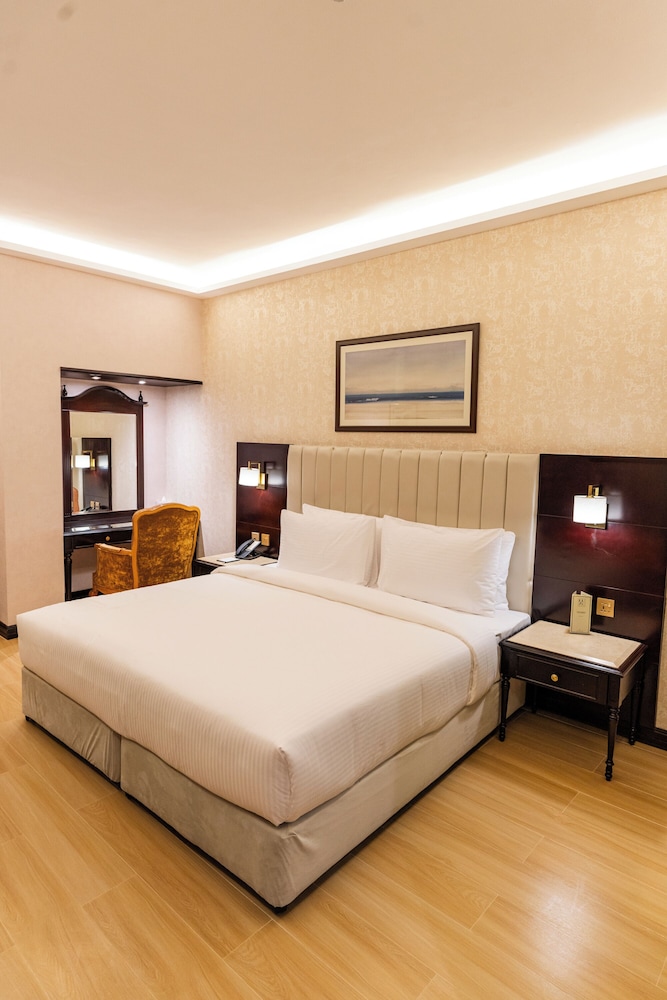 Deluxe Room King photo 3