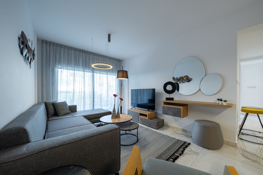 Superior Three-Bedroom Apartment photo 3