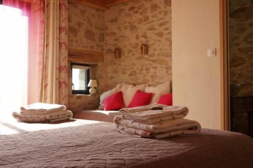 Comfort Triple Room (Vanille-Fraise) photo 1