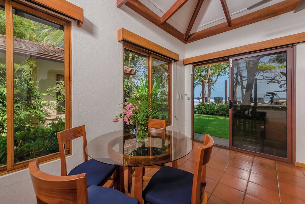 Bungalow, Beachfront photo 2