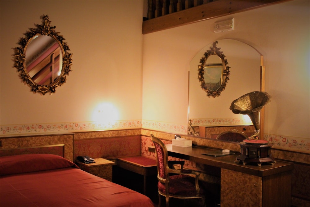 Romantic Studio Suite (Master) photo 2