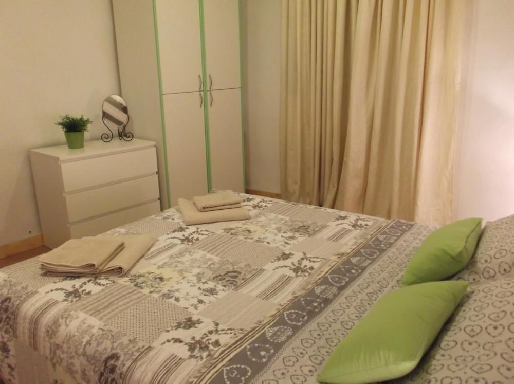 Deluxe Double Room, Shared Bathroom photo 3