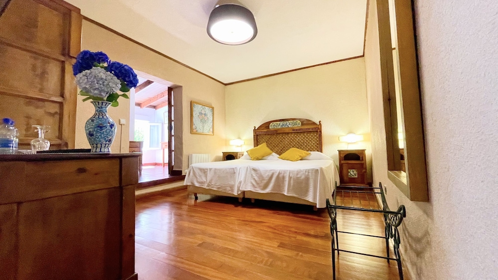 Classic Twin Room