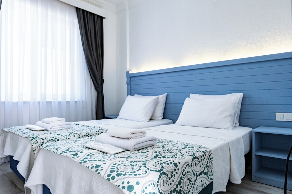 Standard Twin Room, City View