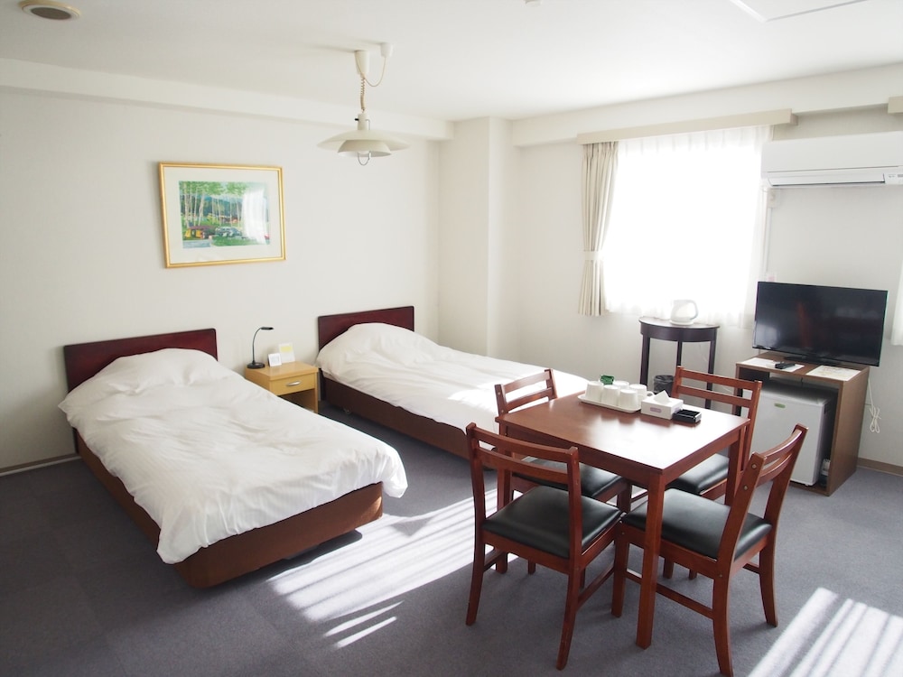 Quadruple Room, Smoking photo 3