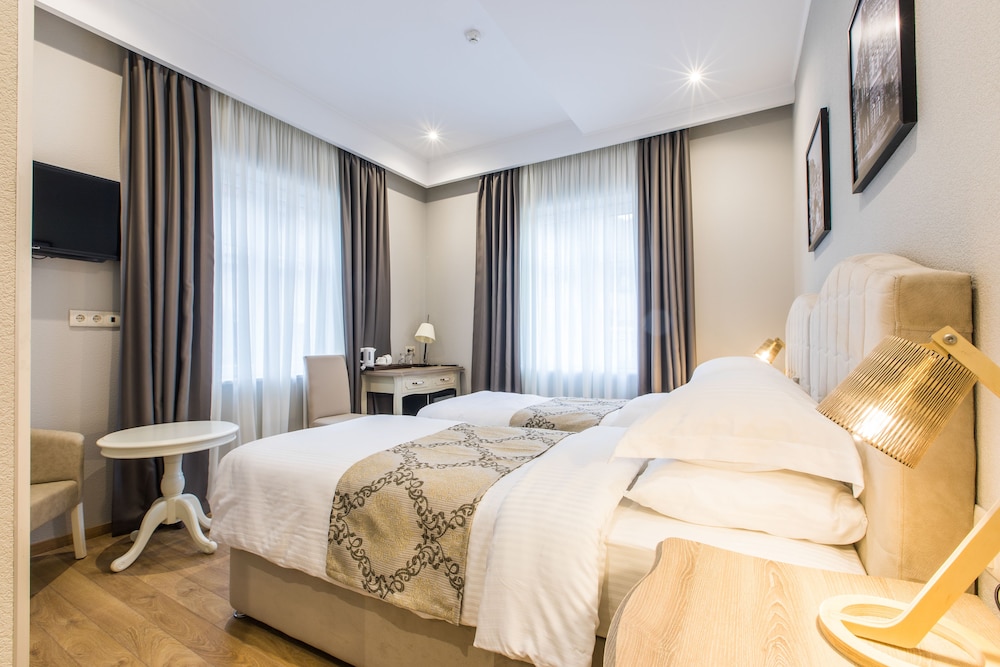 Standard Twin Room - Photo 2