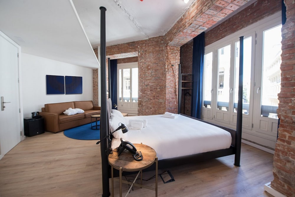 Junior Studio Suite