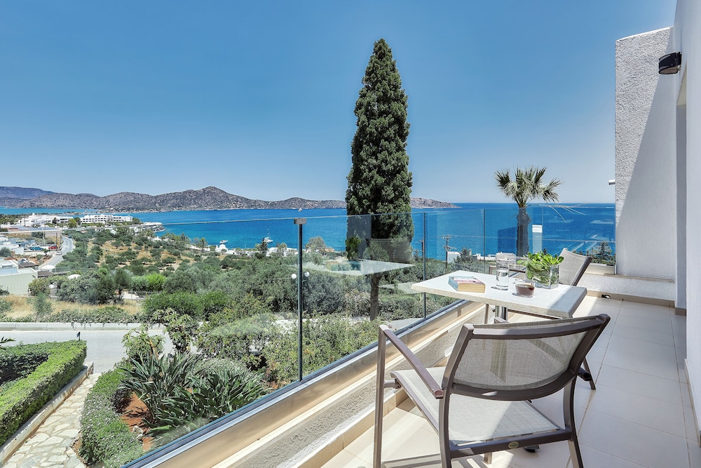 Superior Bungalow With Sea View thumbnail 6