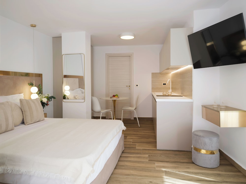 Junior Suite with Mountain View photo 3