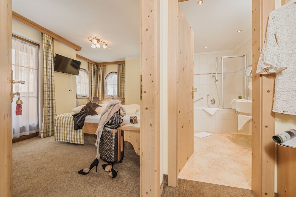 Family Room, 2 Bedrooms, Balcony