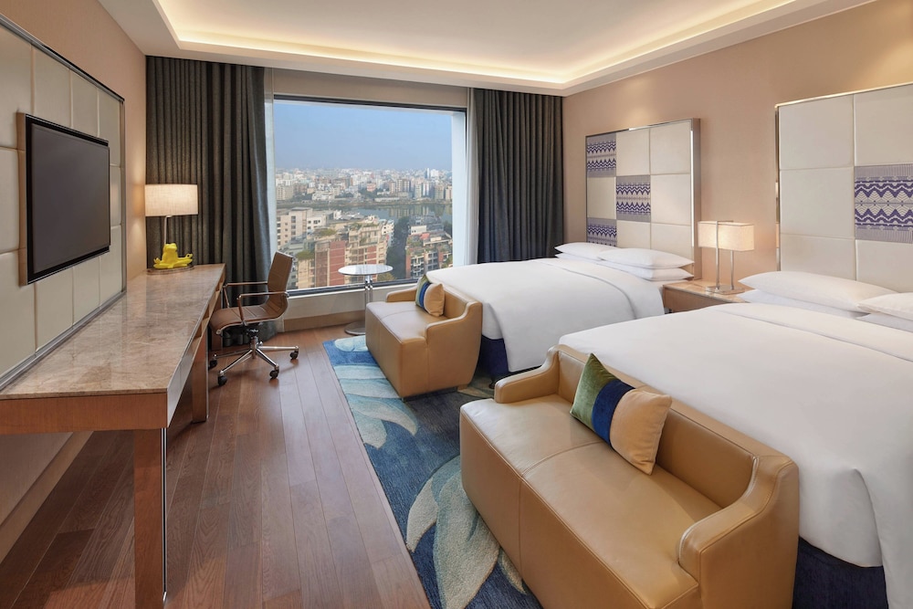 Club Room, 2 Twin Beds, City View - Photo 1