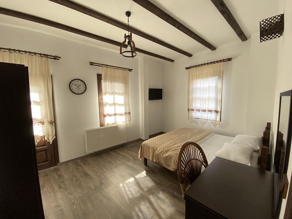 Luxury Room, 2 Bedrooms, Smoking, Lake View photo 1