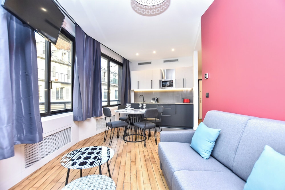 Apartment photo 2