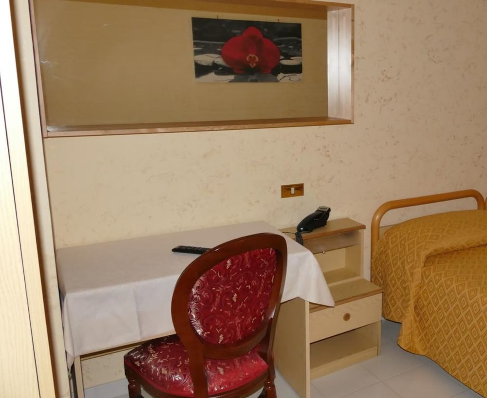 Double or Twin Room photo 3