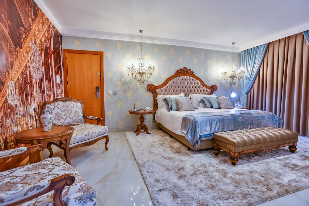 Royal Room, 1 King Bed