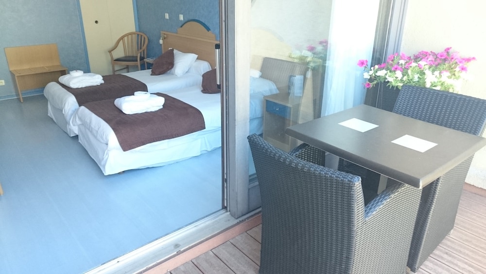 Standard Twin Room, Terrace - Photo 3