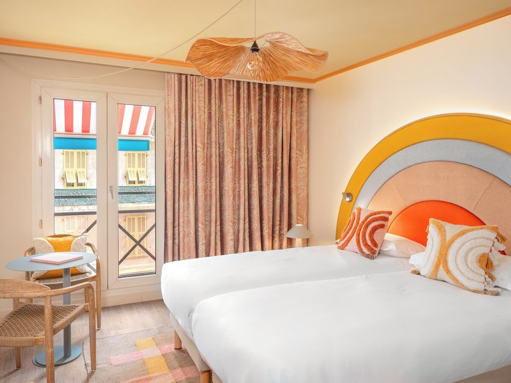 Classic Twin Room