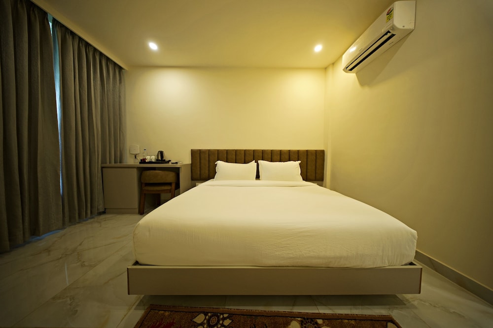 Deluxe Room - Photo 6