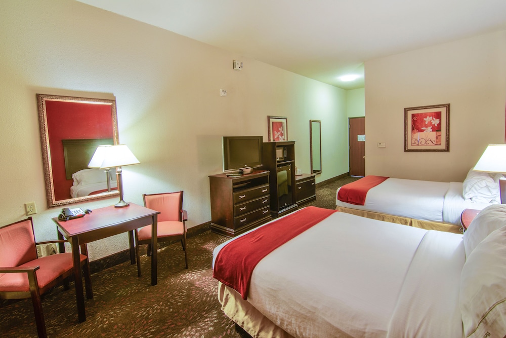 Suite, 2 Queen Beds (Extra Living Area) photo 3