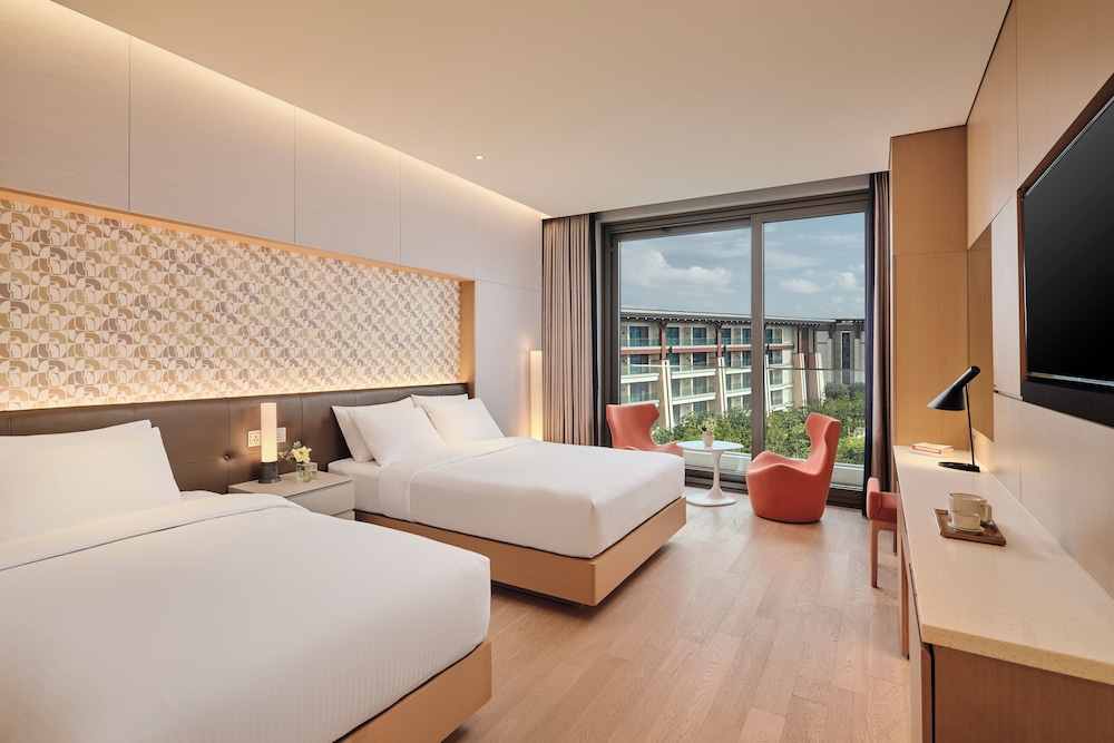 [Hanbok+Casino PKG]Deluxe family Twin(SkyPool+WaterPark for 3/Bathtub)+2 Hanbok rental+CasinoVoucher photo 3